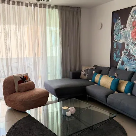 Actaion Blue 2br דירה *